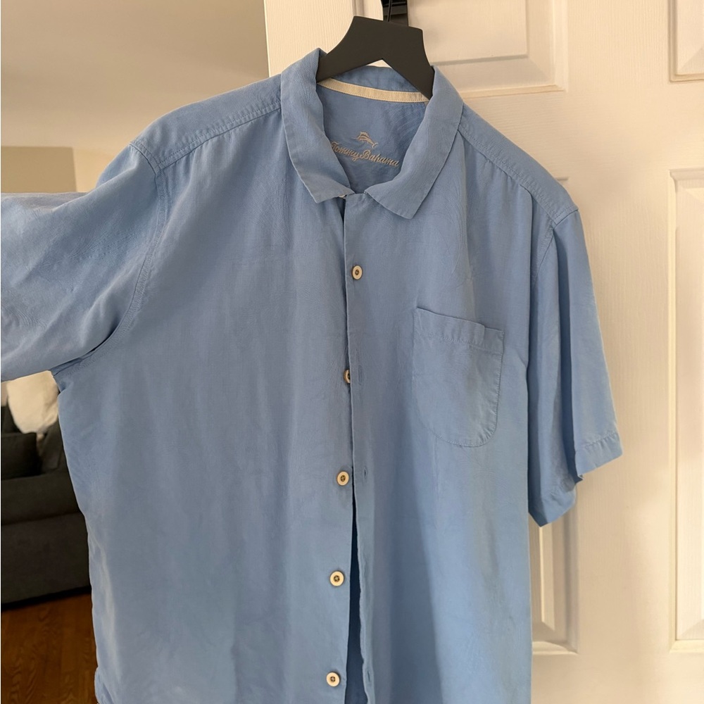 Tommy Bahama Light Blue Casual Button Down Shirt linen